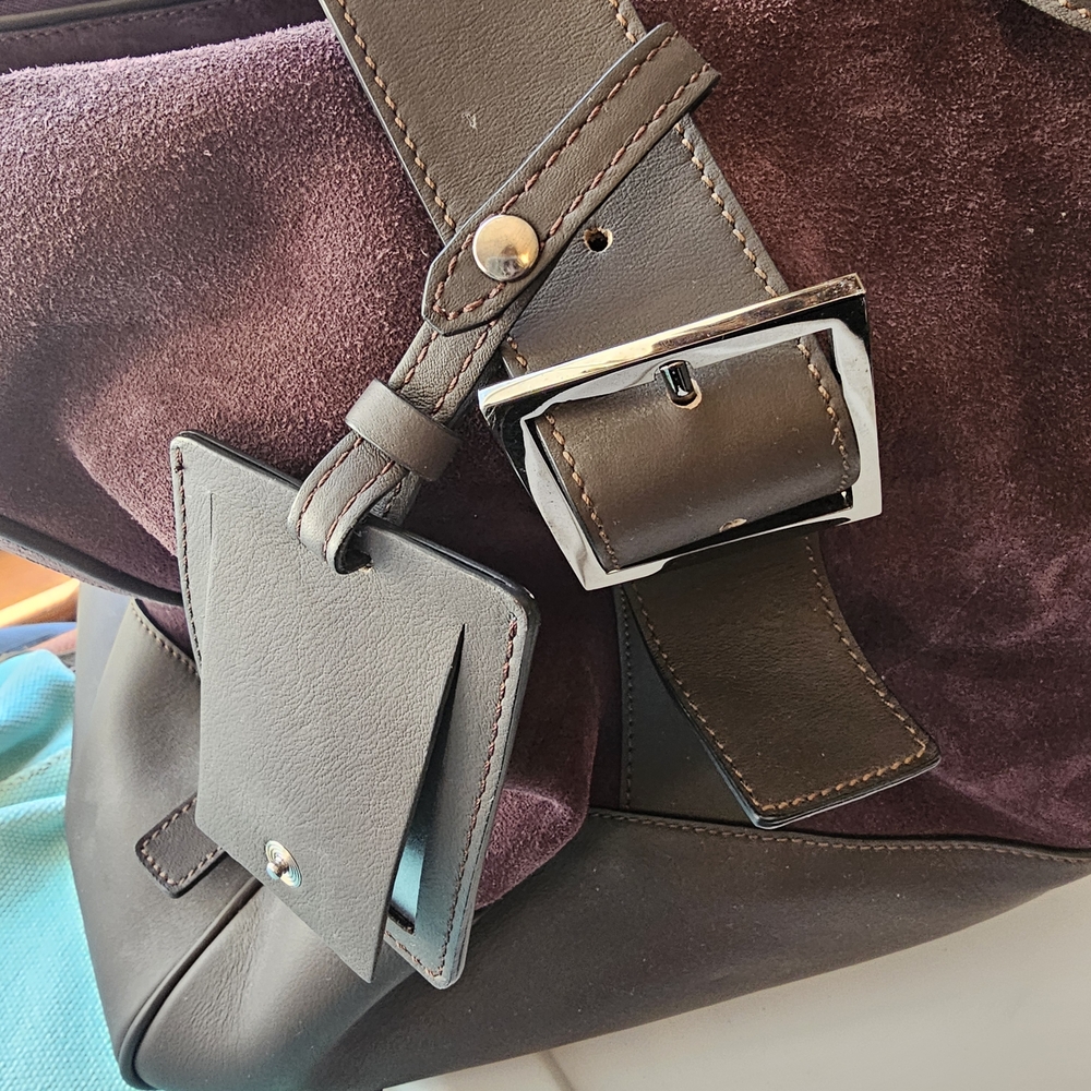 Luxurious Suede Duffel Bag in Deep Brown - Picture 2 of 11